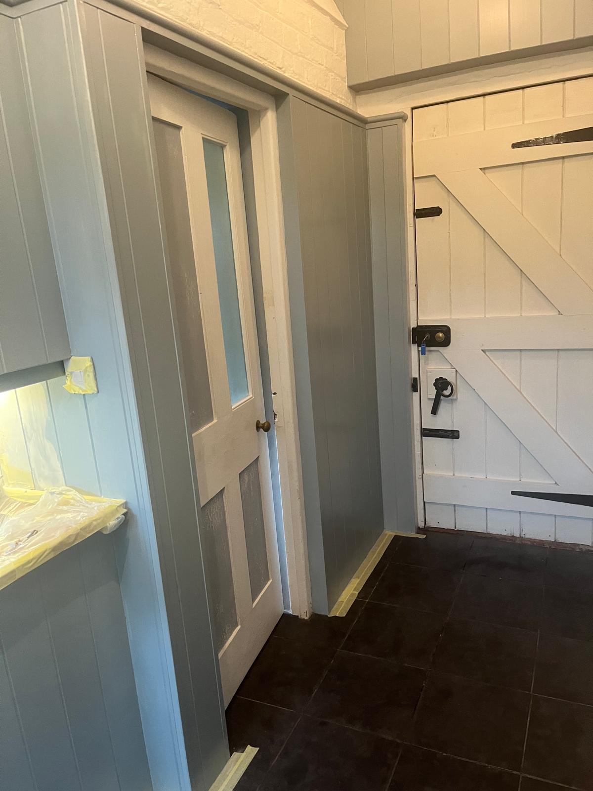 Hallway & Toilet - Image 5